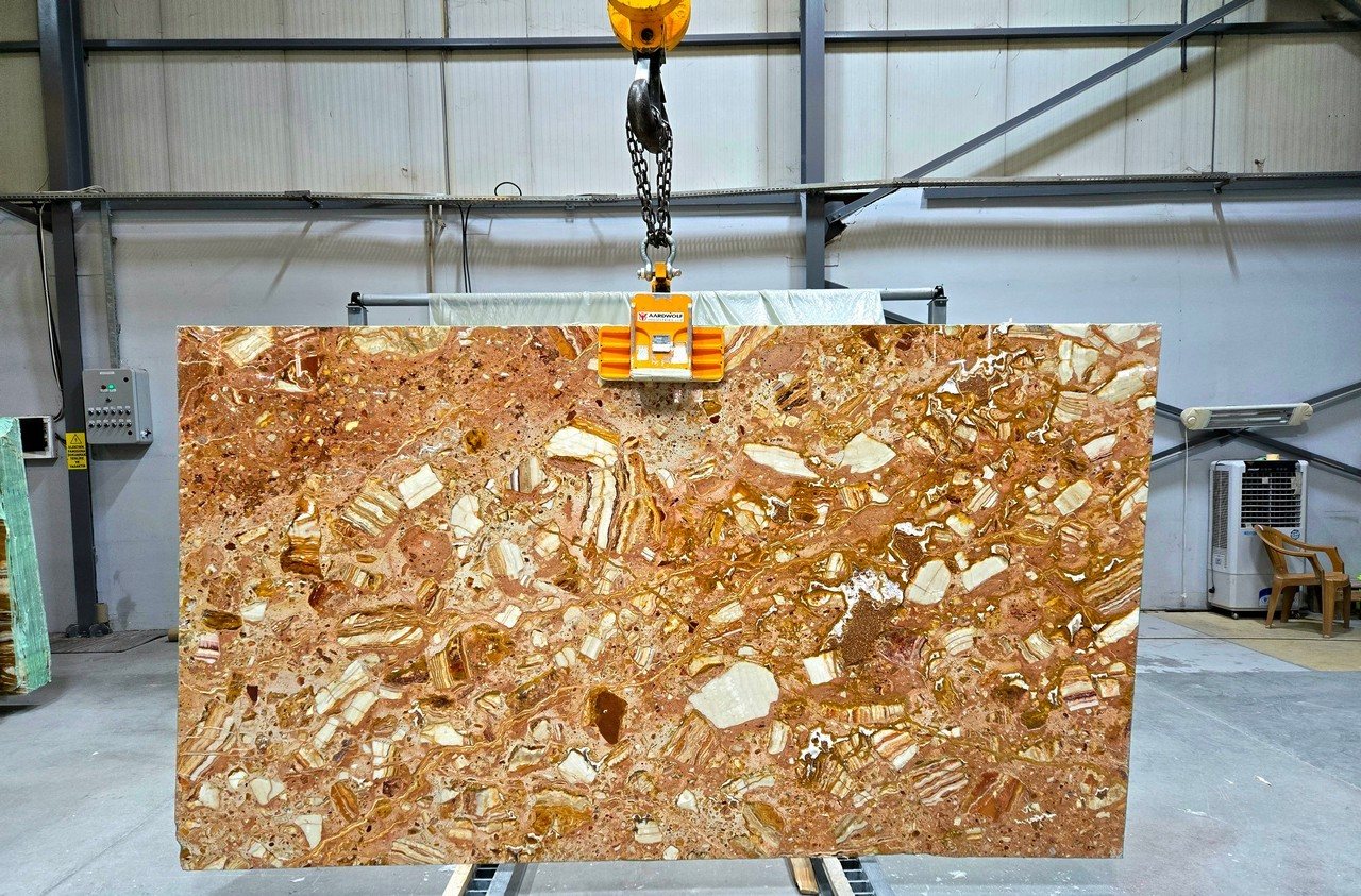 Pebble Symphony Onyx slab 4